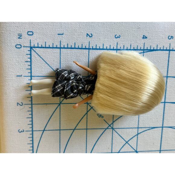 Littlest Pet Shop LPS Blythe Buckles and Bows Doll #B2 Black White Plaid Dress - Picture 3 of 3